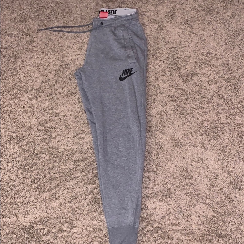grey nike joggers